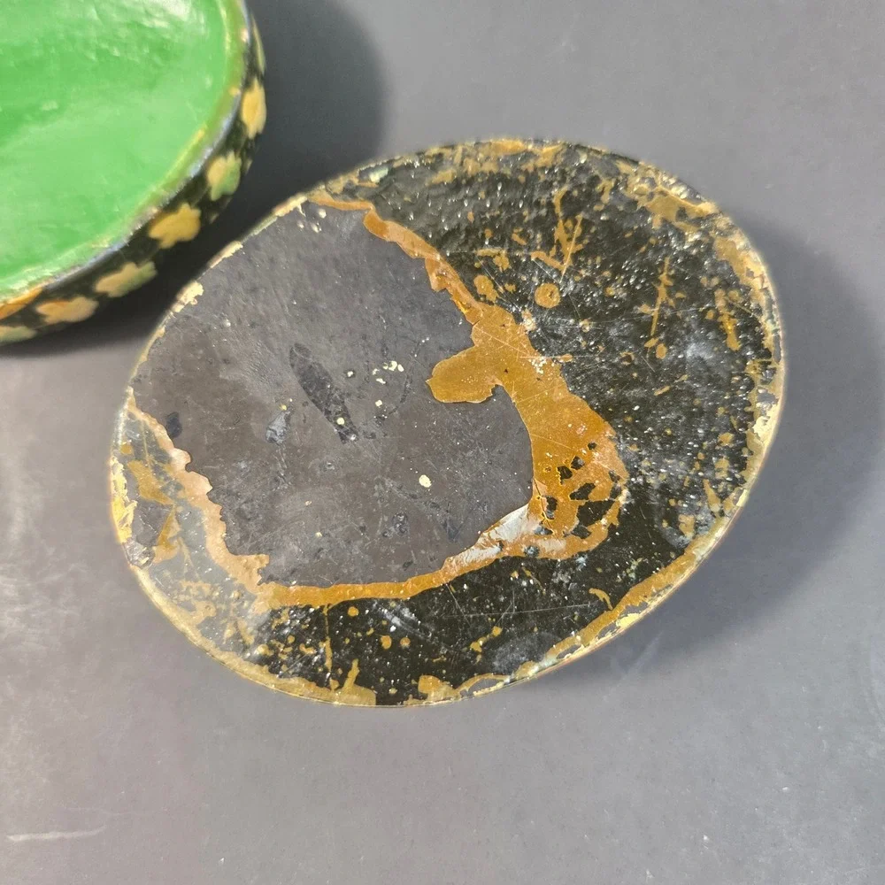 Vintage Hand Painted Lacquer Papier Mache Bird Trinket Box Folk Art Oval Green